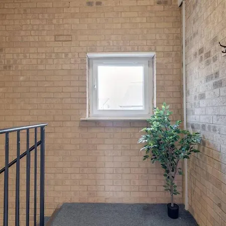 Stylish Modern Town Centre Flat Apartment Carterton Exterior photo