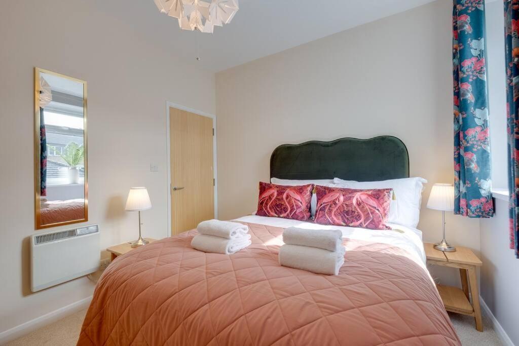 Stylish Modern Town Centre Flat Apartment